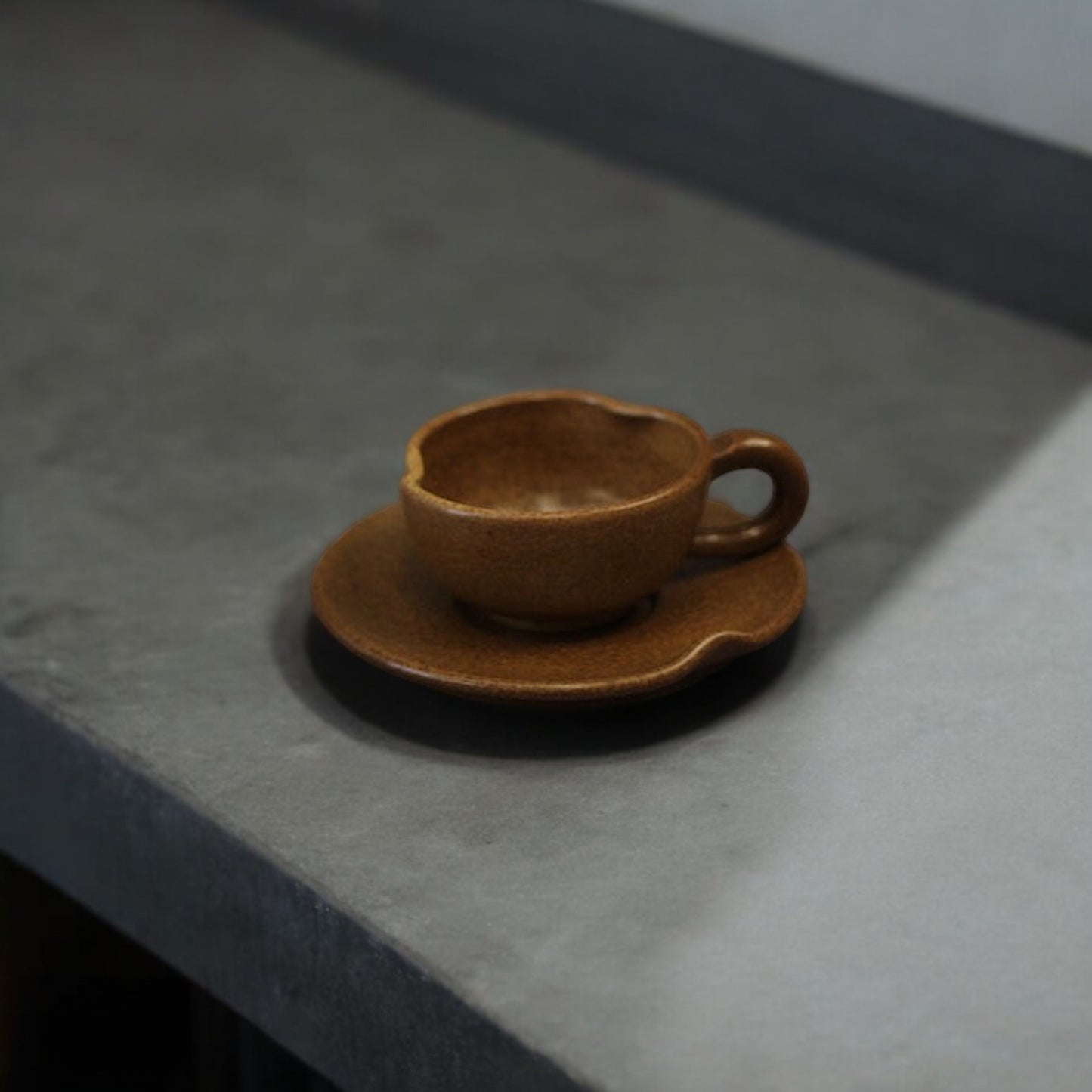 《 添興窯 》葉型咖啡杯盤組 咖啡棕