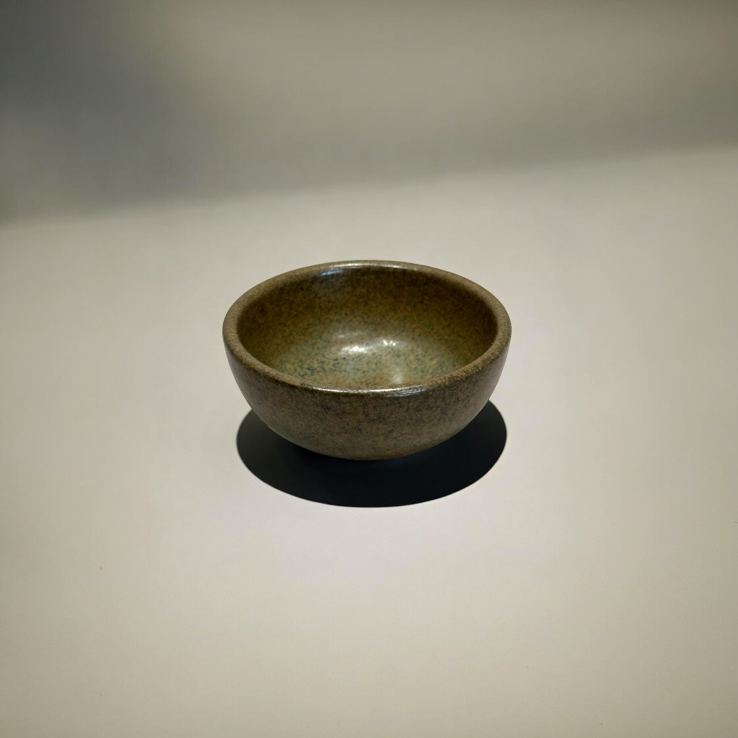 《 添興窯 》寬口陶杯 橄欖綠