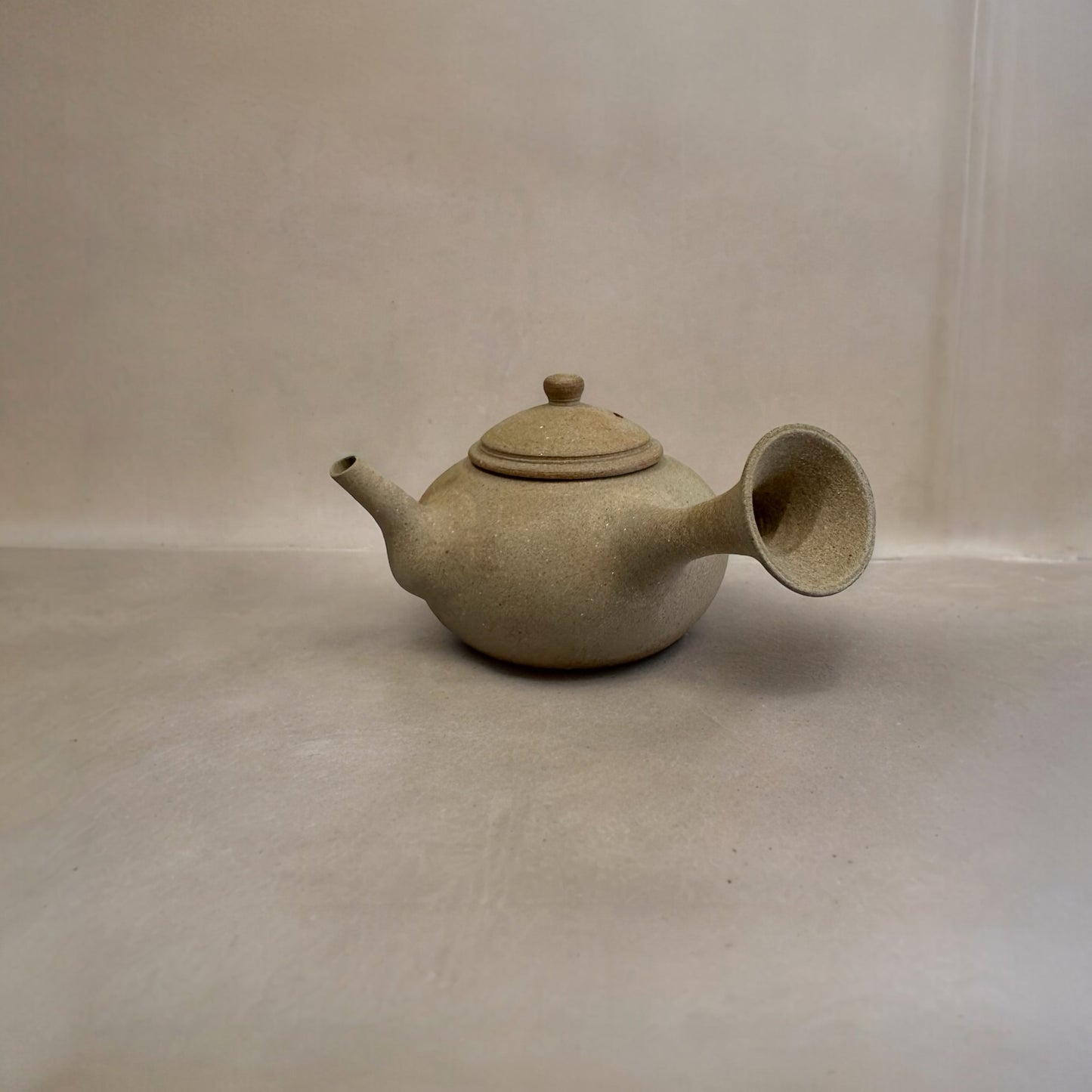《 蘇少鏞 》 手工側把茶壺 老岩泥