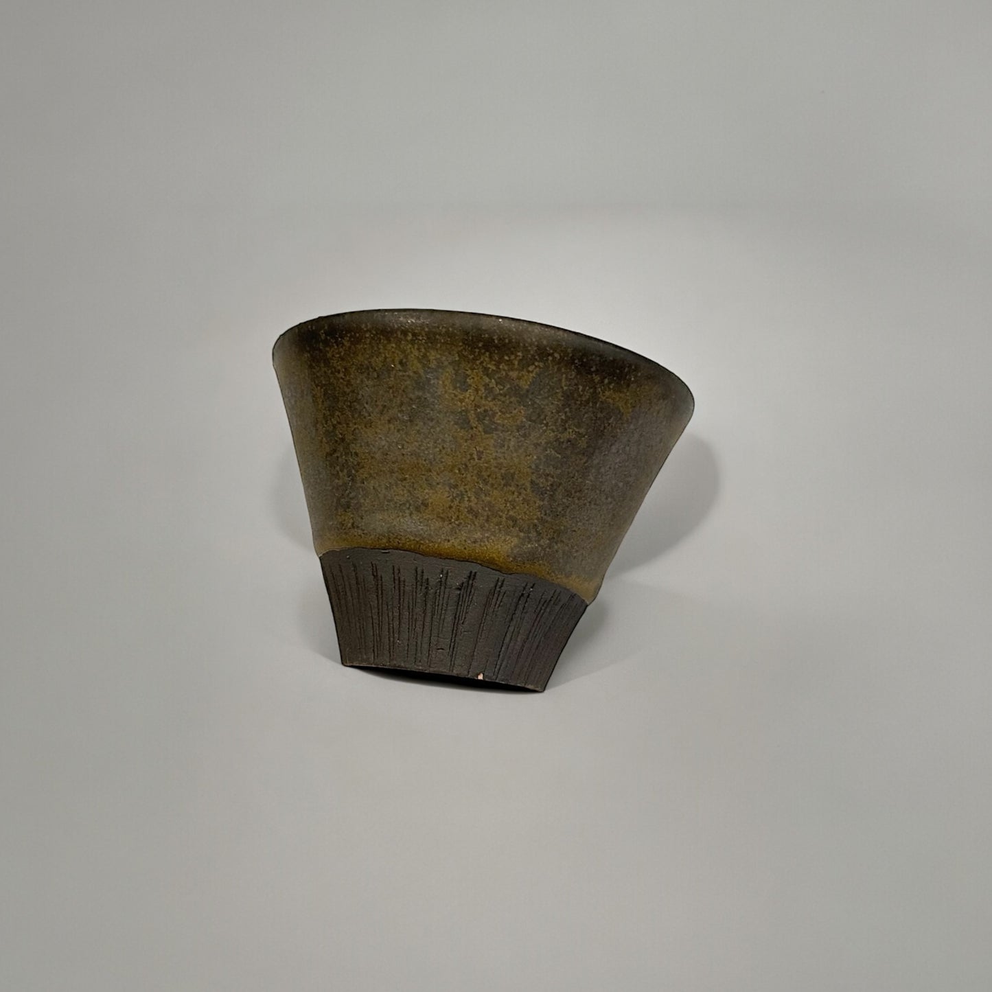 《 日本製陶 》元永成洸 手工茶杯 霧光銅