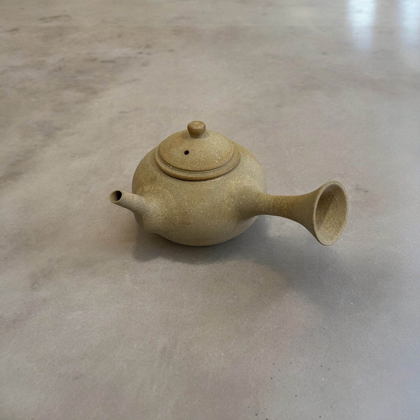 《 蘇少鏞 》 手工側把茶壺 老岩泥