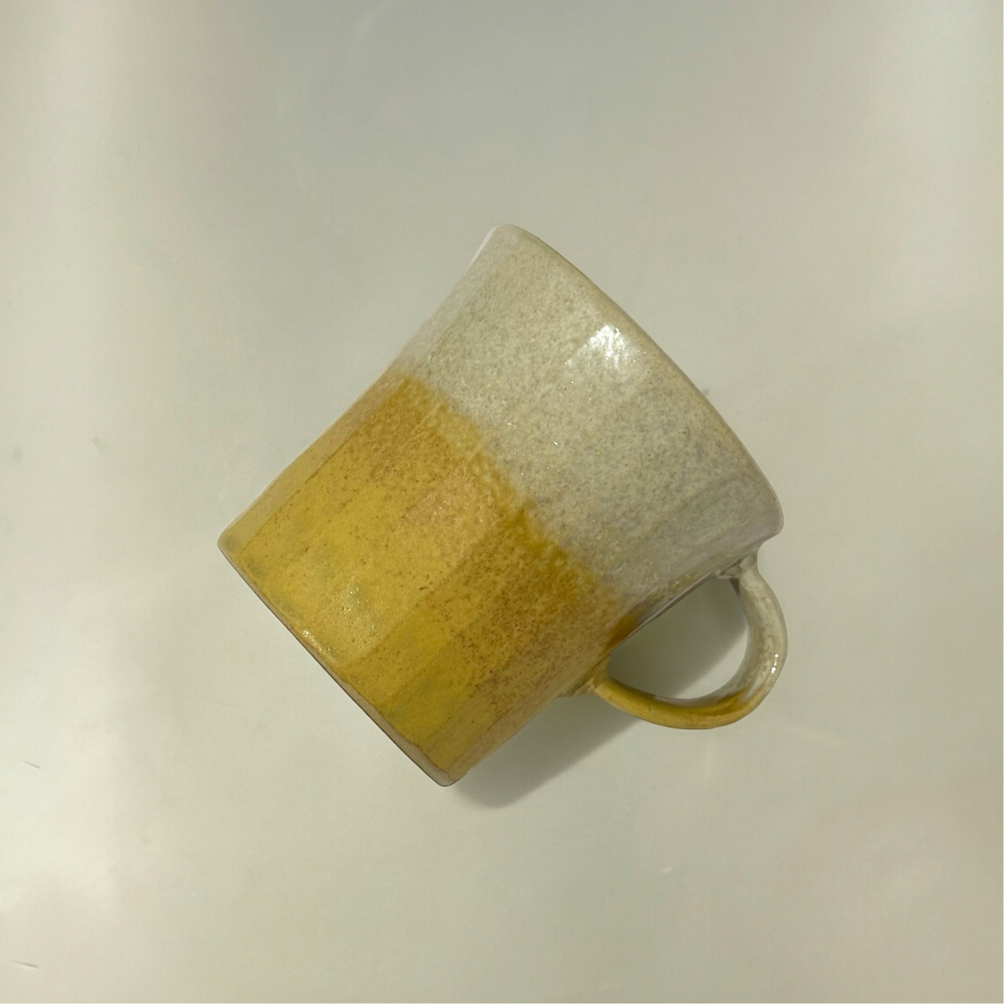 《 吉時雨陶藝 》手工馬克杯 艷陽黃