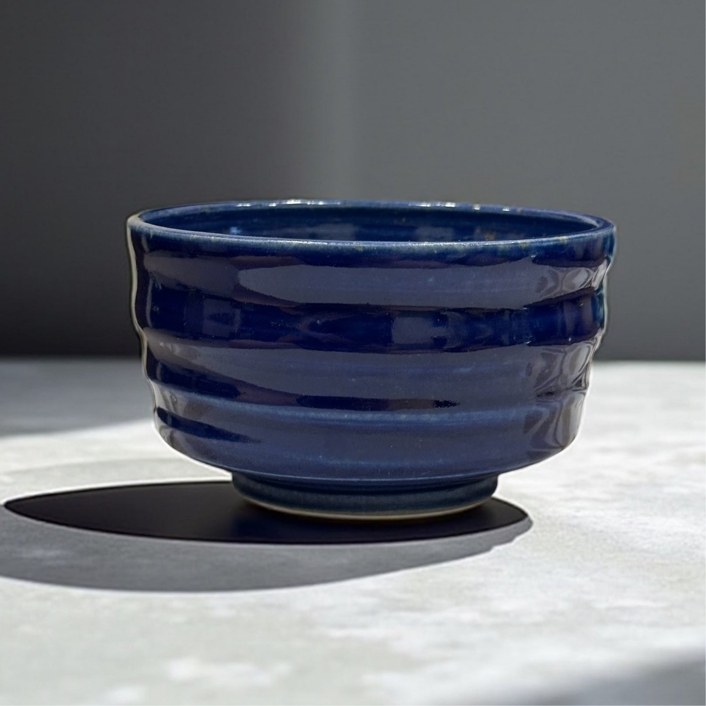 《 吉時雨陶藝 》 手工茶碗 海洋亮藍