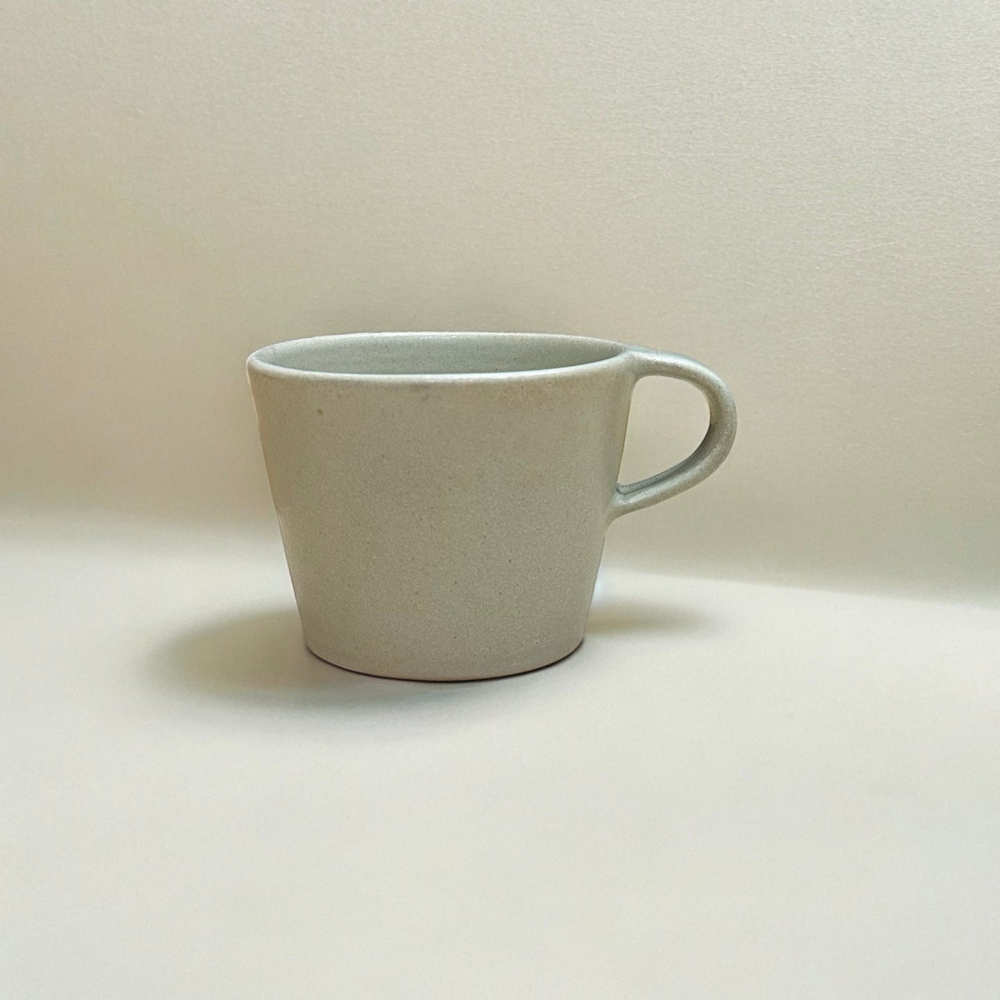 "JAEE" Handmade Ceramic Cup ( Celadon White ) 