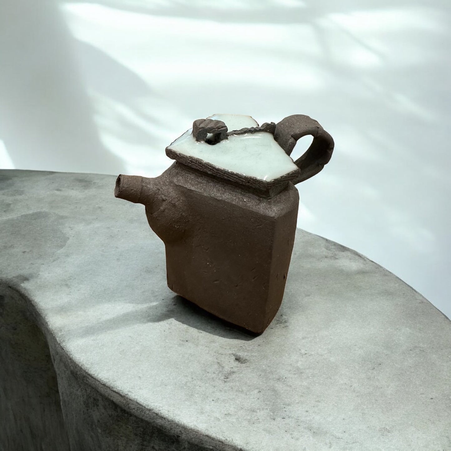 "Ye Hsuan-Hsun " Handmade Pottery Teapot ( Celadon Black Clay )