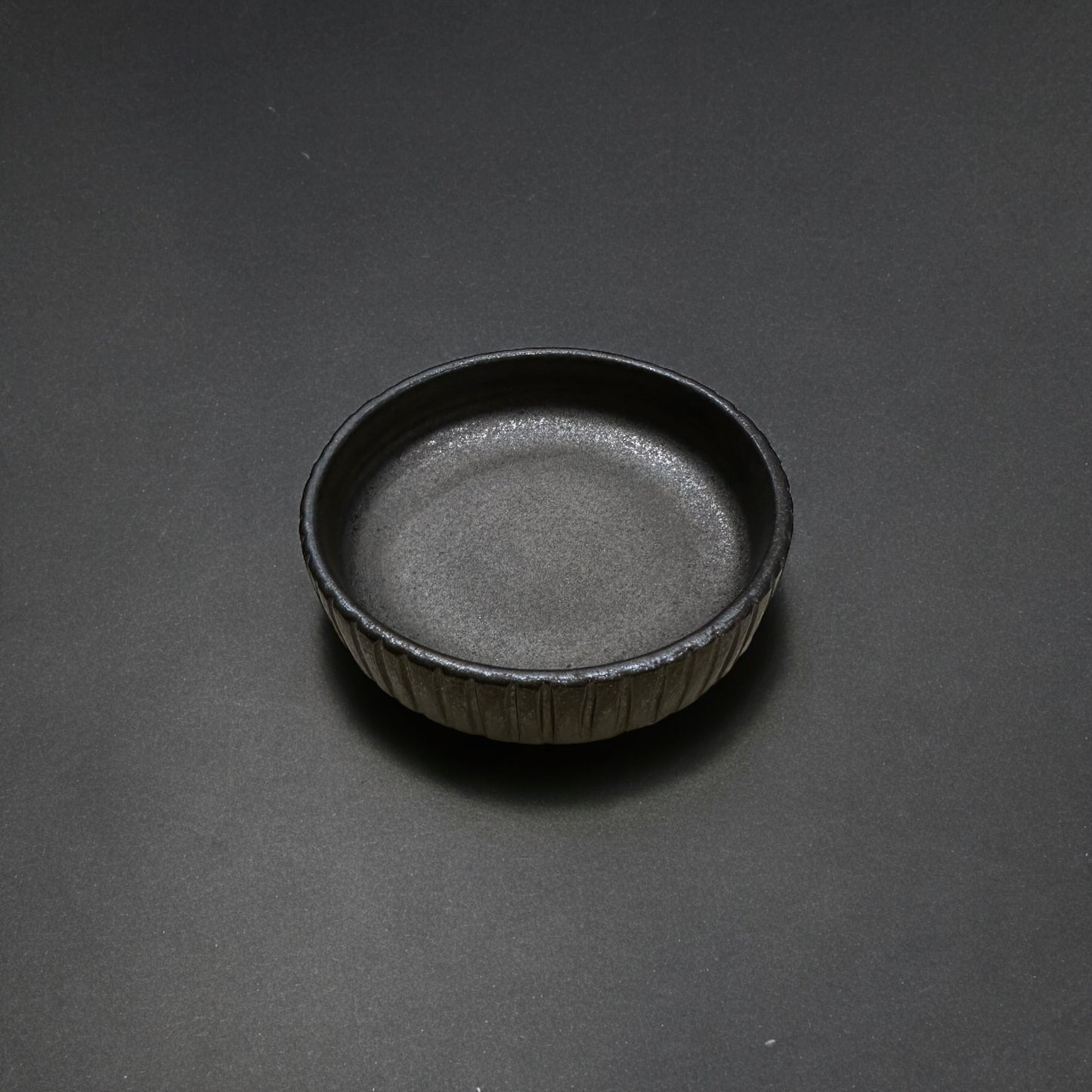 "JAEE" Handmade Pottery Plate ( Iron Brown )