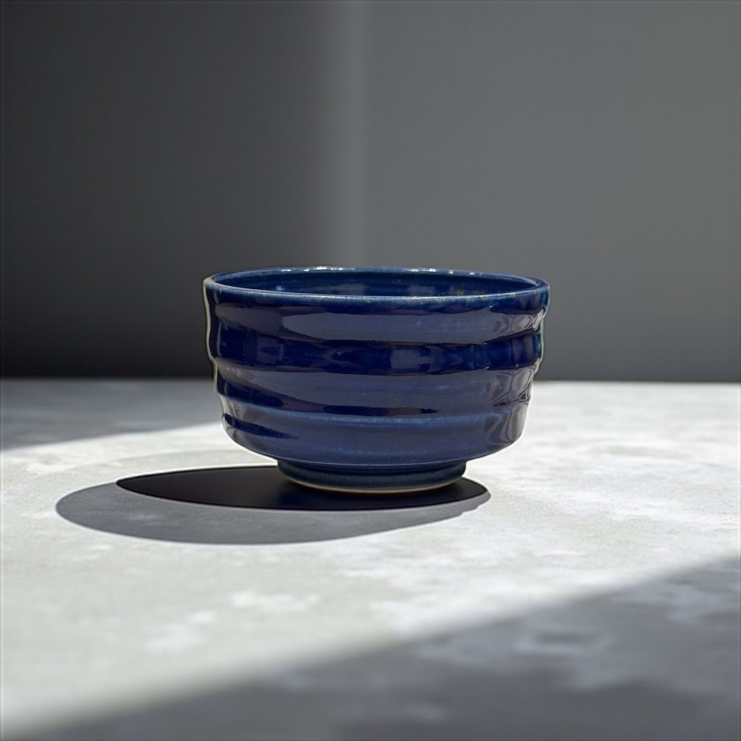 《 吉時雨陶藝 》 手工茶碗 海洋亮藍